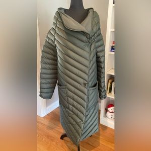 Women's Cold Reliable Down Poncho, Color: Cypress, Size M/L.